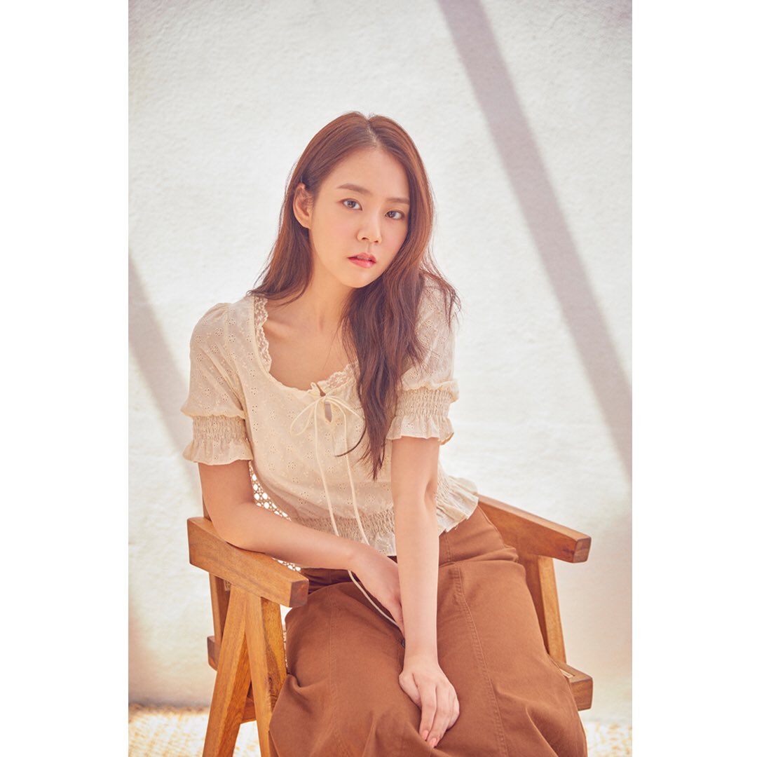 <24일 포토데이 #한승연>
⠀
가을이 왔습니다🍂
아침 저녁으로 바람이 많이 차가워졌어요
환절기 감기 조심하세요💕
⠀
#승연 #HANSEUNGYEON #SEUNGYEON
⠀