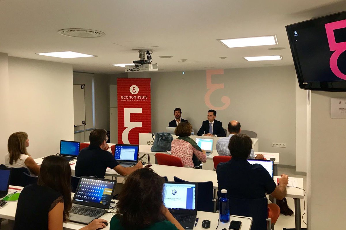 psotoacosta's tweet photo. ✅🆕 Presentando el CURSO "Elaboración de un plan de viabilidad con hoja de cálculo”, con Carlos Martínez, en @economistasrm. 🔝#EscuelaEconomía 📊#PlanViabilidad #ViabilidadNegocio #AnálisisEconómicoFinanciero #AdminstraciónConcursal https://t.co/HKcp8cNzS5
