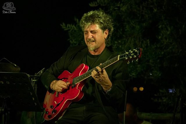 321ditecheese's tweet photo. #jazz #festival #musica #terravecchia #giffoni #campania #italy
#ditecheese #PS #jazzfestival #music #emotions #guitar #color #art #beauty #artist #cool #instaphoto #pic #shot #blog #photo #photos #photography #photoshop #photooftheday #wallpaper #picof… https://t.co/qEcQlGc5vX https://t.co/4UiSsOYoVA