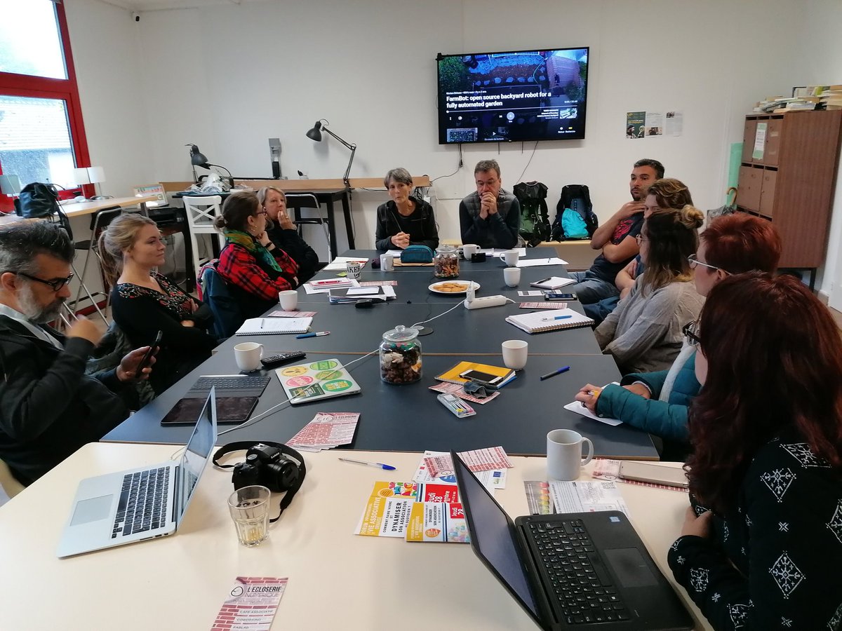 EcloserieNum's tweet image. Journée sur les tiers-lieux et la coopération à l&apos;@EcloserieNum avec le @reseaururalfr, @FamillesRurales local et national, et @InsTerCoop