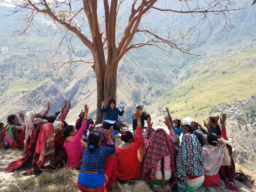 One of the approaches that has been introduced by the HVAP, implemented by Ministry of Agriculture and Livestock Development of Nepal and funded by IFAD, is the "chain-mentorship" approach. Renuka Rai explains in her article here below:
cgspace.cgiar.org/handle/10568/1…