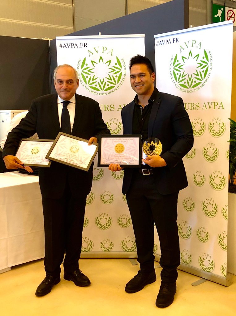 🏆 We're delighted to share that three of our New Zealand-grown teas won awards at the AVPA Teas of the World Competition, presented last night at the Salon Gourmet Selection food show in Paris! 🥇🥈🏅
#teawaretuesday #trophytuesday
Read more: nzherald.co.nz/business/news/…