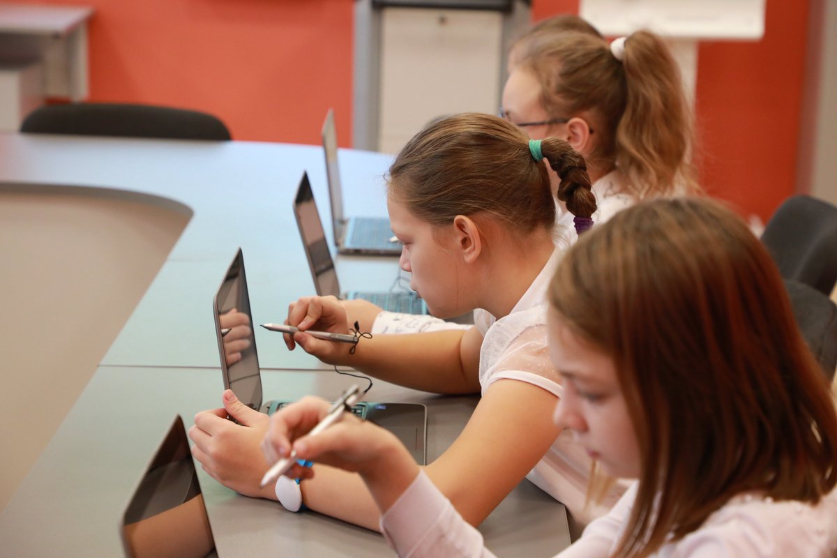 Свершилось! #ТочкаРоста открылась в школе Южного города!
Курсы программирования Scratch, шахматный клуб, VR-шлем, курсы по оказанию первой помощи - это только начало.
#НацпроектОбразование <a href="/samminobr/">МинОбрНауки СО</a> <a href="/pu_monso/">Поволжское управление МОиН СО</a> <a href="/Volzhsky_adm/">Администрация Волжского района</a>