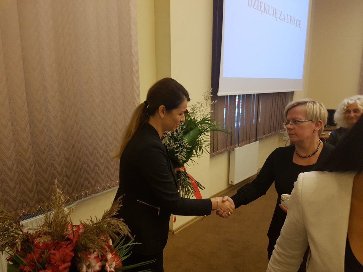 Przemyslaw Czarnek On Twitter Szanowni Panstwo Oto Nowa Doktor Biologii Dr Katarzyna Czarnek Moja Zona Gratuluje Kochanie