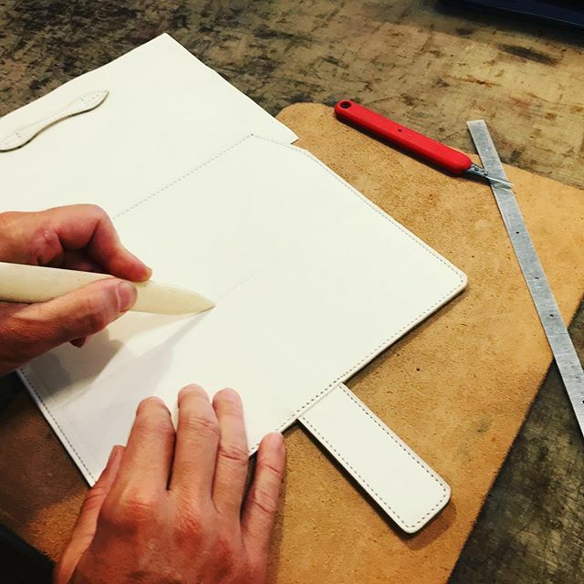 Nicola Meyer - Leathergoods tweet media