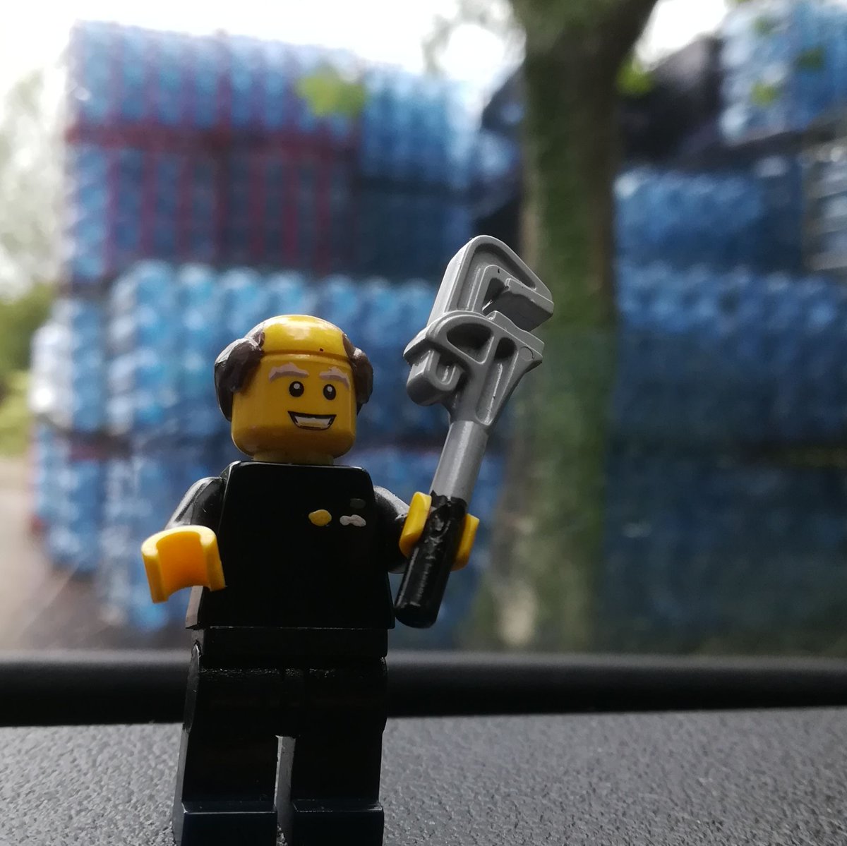 Simonwellsphs's tweet photo. Water, water everywhere, and all of it's to drink. Servicing a cardboard baler at a water company this morning. #service #engineer #minifigures #lego #wales #herefordshire #phswastekit https://t.co/XWvjQnwUGD https://t.co/QU92Aml92P