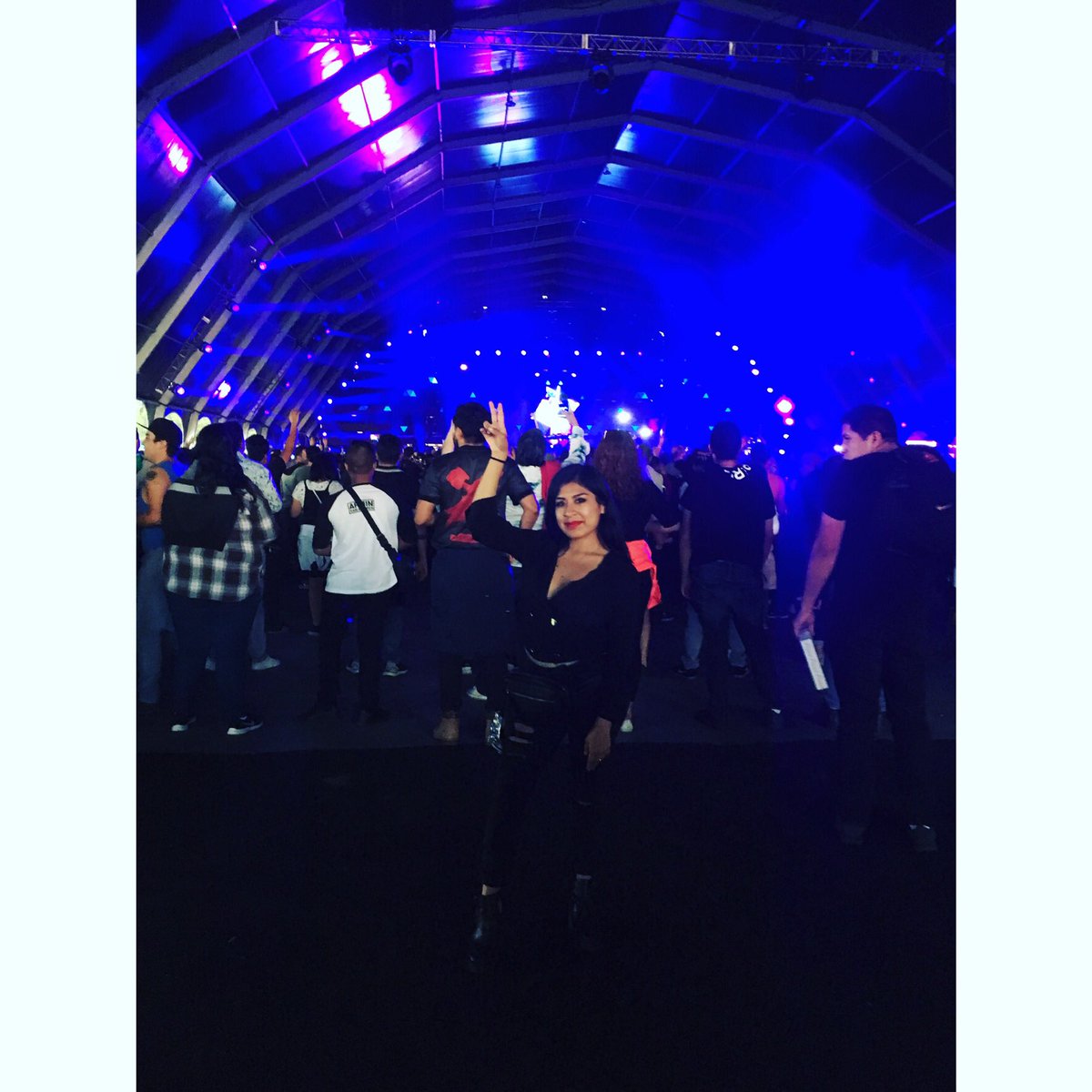 dianiz_zu's tweet photo. Come with me to the cosmic Gate 🔥
#trance #asotmx #cosmicgate https://t.co/wkzyPG0iHM