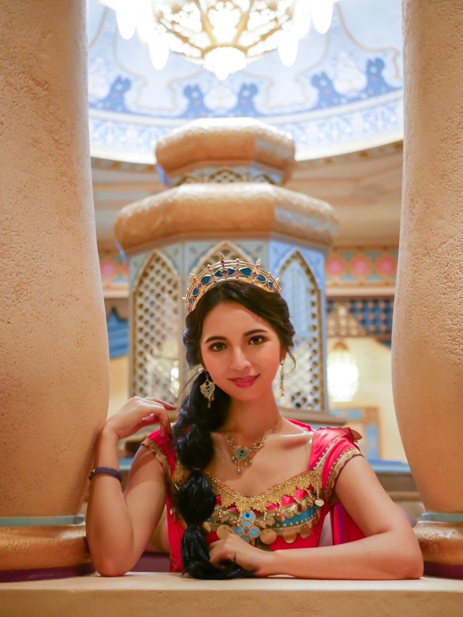 Dj Celly En Twitter ディズニーシーの仮装プラスへ初めて参加しました キャラクターのポーズを教わったり フォトスポットを教えてもったり ジーニーとアブーにも会えて嬉しかった Dハロ Dハロ仮装 実写アラジン ジャスミン仮装