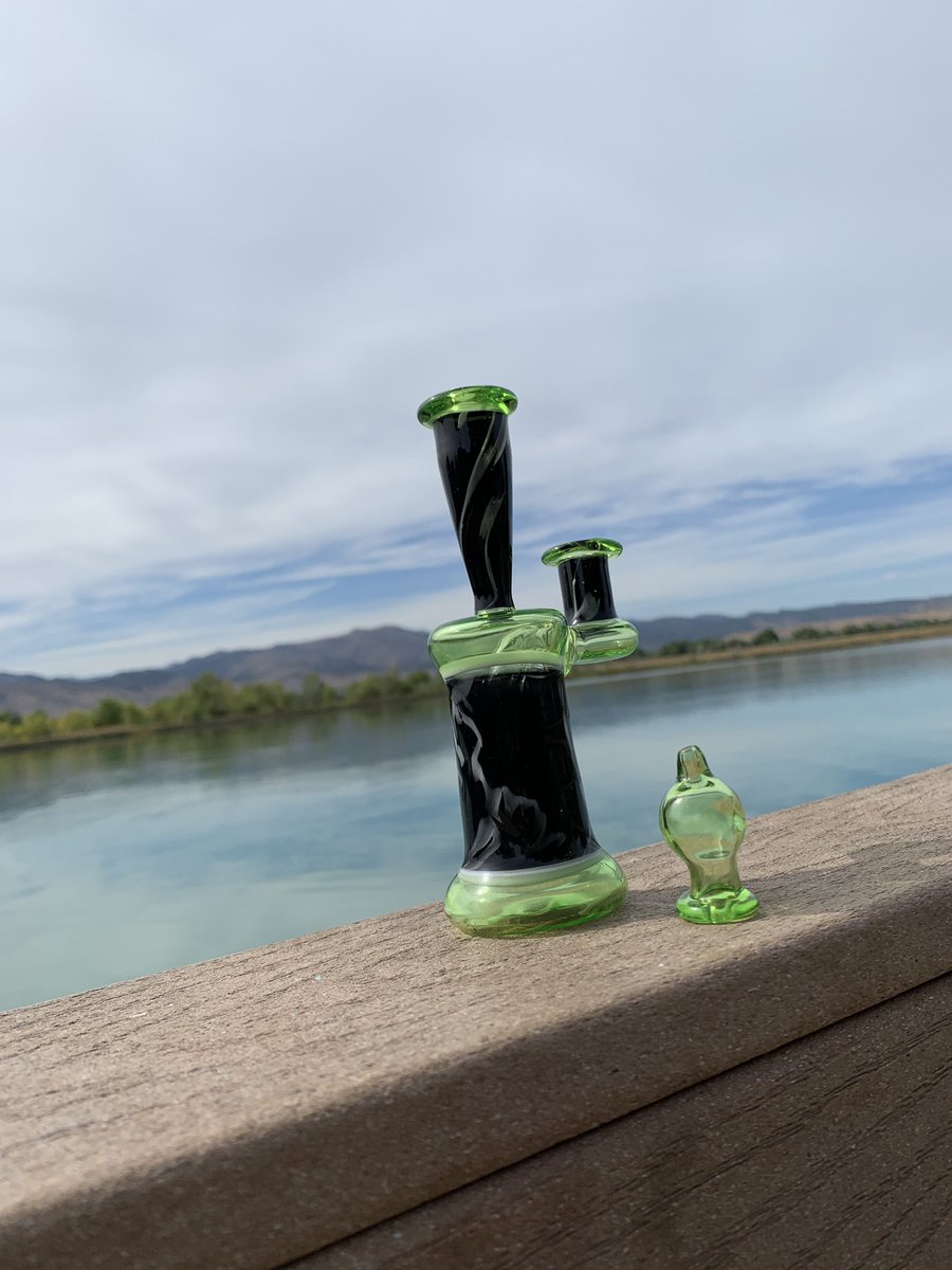 OmGlassCo's tweet photo. Haterade X Marble tech jammer with matching bubble cap. This set is available. Hit the dm to inquire https://t.co/1Wkk10WlUn