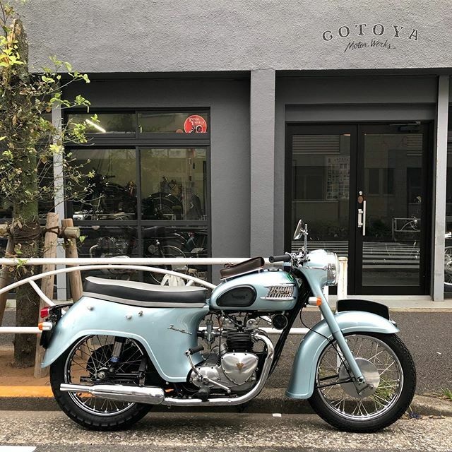 gotoya_m_w's tweet photo. デスビ修理のトライアンフ

#triumph #3ta #twentyone #triumphtwentyone #britishmotorcycle #vintagemotorcycle #gotoyamotorworks #tokyo #トライアンフ #ビンテージバイク #旧車 #英車 #後藤屋モーターワークス #デスビ https://t.co/XGaIzSxLnQ https://t.co/BTv7JHjFVE
