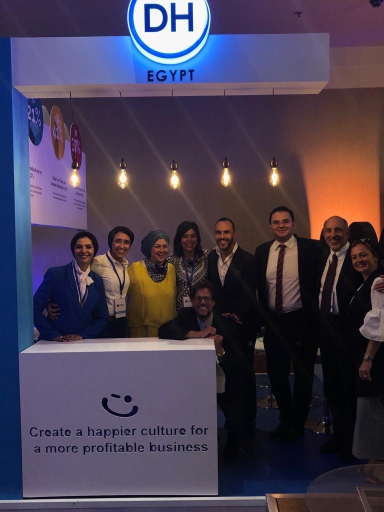 DHMovementES's tweet photo. Estamos muy felices de compartir con ustedes esta gran noticia! #DeliveringHappiness llega a #Egipto! 
Así, paso a paso caminamos en nuestra #misión de inspirar #pasión y #propósito para crear un mundo más #feliz!
.
.
#happinessatwork #productivity #companyculture #businescoach https://t.co/eGVa3bf6t8