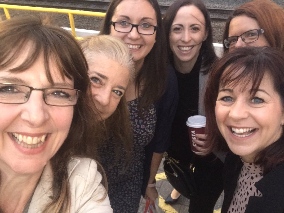 WSHEnglishHub's tweet image. Early start and on our way down to London for day 2 of English Hub training #breakfastinstyle