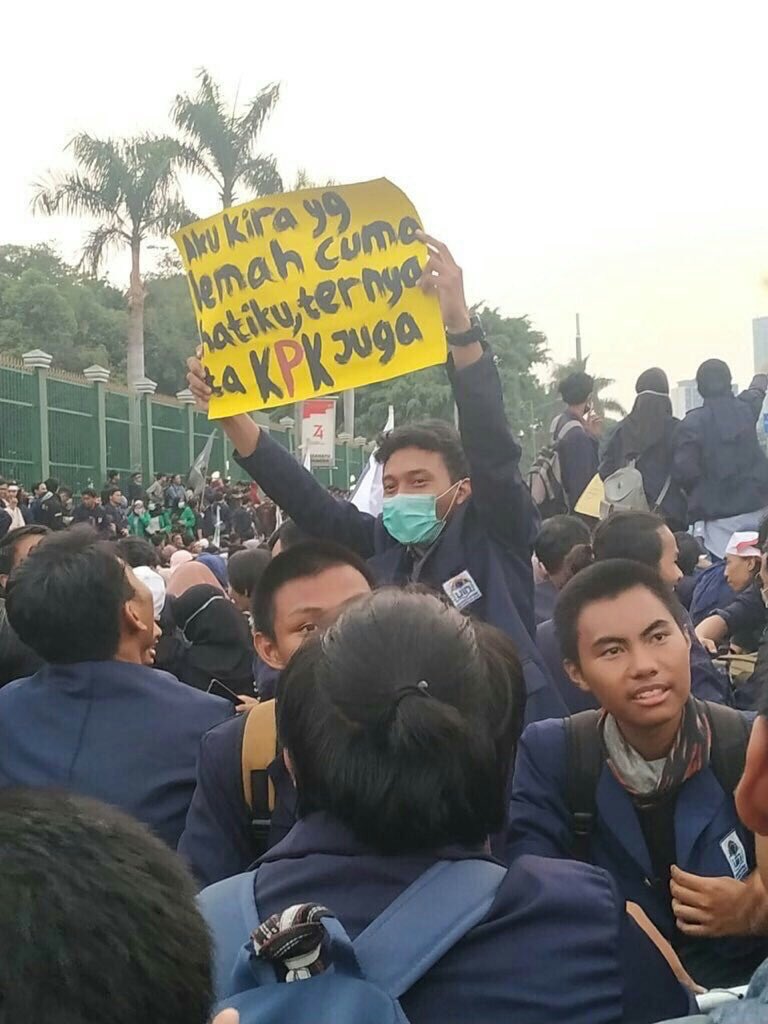 Deretan Foto Foto Poster Nyeleneh Mahasiswa Saat Aksi Unjuk Rasa Bahas Mantan Hingga Harga Skincare Tribun Ternate Deretan Foto Foto Poster Nyeleneh Mahasiswa Saat Aksi Unjuk Rasa Bahas Mantan Hingga Harga Skincare Tribun Ternate