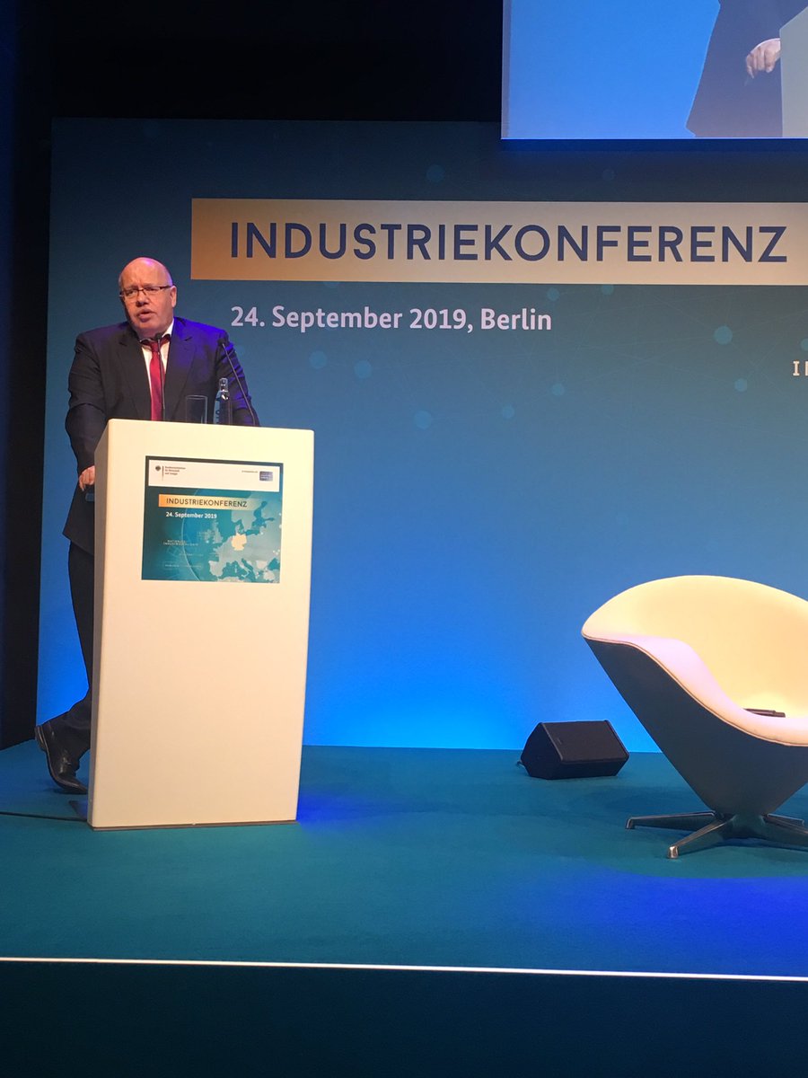 Bundesminister <a href="/peteraltmaier/">Peter Altmaier</a> sagt auf der #Industriekonferenz die vollständige Umsetzung der Ergebnisse der #Strukturwandelkommission zu!
#Industrieverbindet <a href="/dgb_news/">DGB - Deutscher Gewerkschaftsbund</a> <a href="/m_vassiliadis/">Michael Vassiliadis</a> <a href="/_FreMo/">Frederik Moch</a> <a href="/igbce/">IGBCE</a> <a href="/_verdi/">Ver.piss.di</a> #Kohlekommission