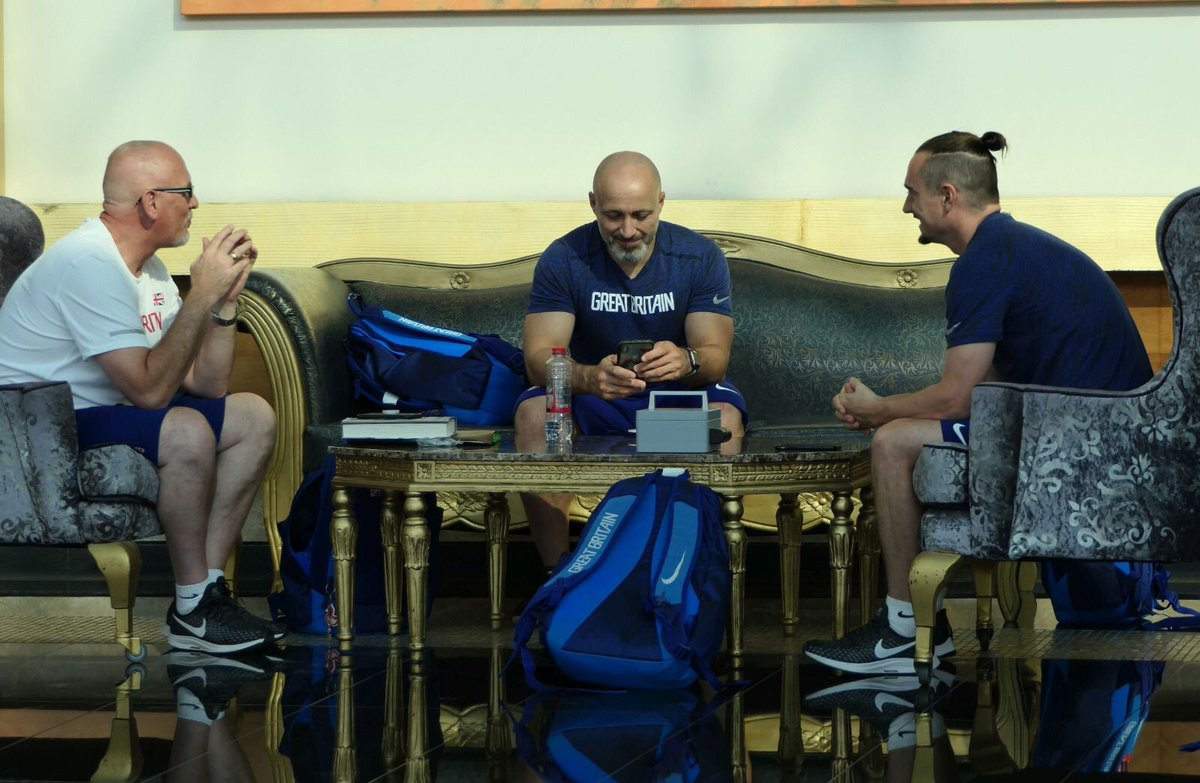 Behind the scenes at the Dubai holding camp. Athlete support from strength and recovery expert <a href="/mgic_78/">Michael Johnston</a> , Biomech Ross Tugwood and Clean Athletics David Walsh. Photo <a href="/hurdlesub13/">Benke Blomkvist</a>