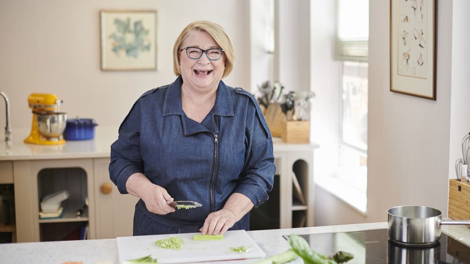 OptometryToday's tweet photo. "Without my vision, I couldn’t do the work I do as a chef," says @RosemaryShrager. In our regular feature 'my vision,' we spoke to her about her reasons for getting involved with #NationalEyeWeek. @myvisionmatters @Specsavers. https://t.co/7uBTEwtDmt #EyeWeek #OT https://t.co/B3QvUqSYBU
