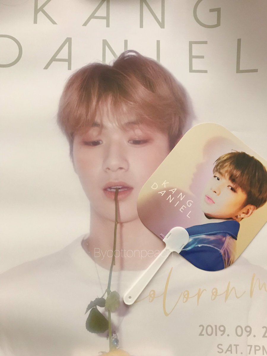bycottonpeach's tweet photo. [WTS]

Kang daniel poster and hand fan 

#KangDanielinKL #KangDanielinMY #ColorOnMe  #ColorOnMeInKL #ColorOnMeInMY https://t.co/as3cBYHDJd