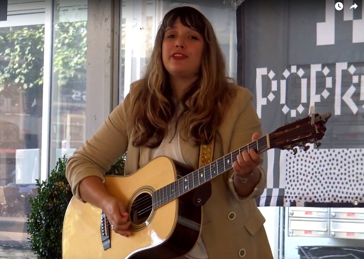 Het beste optreden tijdens <a href="/Popronde/">Popronde</a> #Almelo was mss wel dat van Laura, bekend van Voice of Holland @RTL_TVOH   youtu.be/P51oedkf42k #popronde #video <a href="/laurabeekman/">Laura^^</a> <a href="/UitAlmeloNL/">UitAlmelo.nl</a> <a href="/TwenteMuziek/">Live muziek in Twente</a>