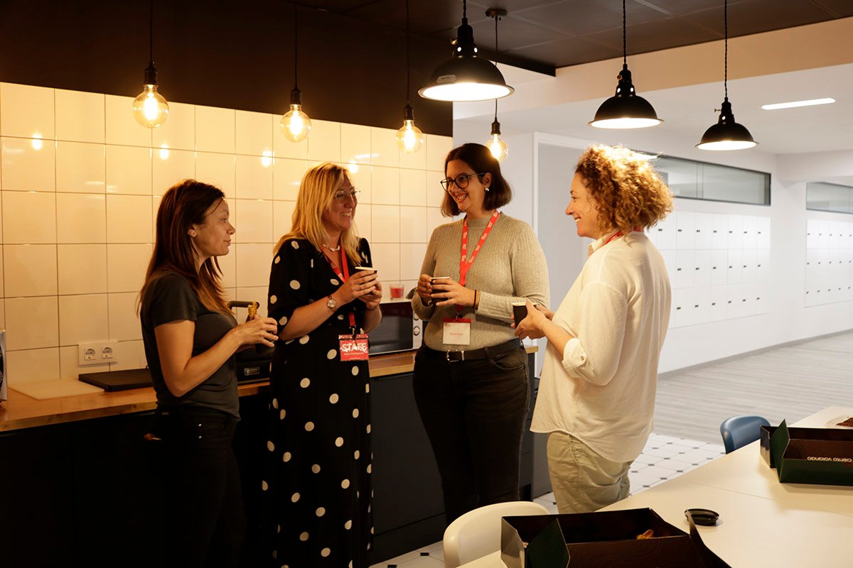BySidecar's tweet photo. Estrenamos oficina en A Coruña. Más de 800 m2 de un espacio interdisciplinar para desarrollar estrategias de marketing, ventas y mucho más... 💪💪💪 https://t.co/EAMYX3bNpB