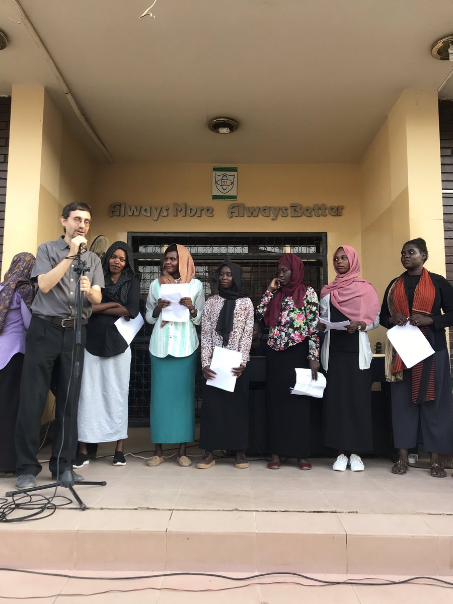 ItalyInSudan's tweet photo. SUPPORTIVE DIPLOMACY! 
The 🇮🇹Italian #HappyBee #ApeFelice #ApeCity is on the streets again!
#EmbITA + @AicsKhartoum have always given attention 2 solidarity in 🇸🇩 #Sudan. 
Pasta, toys,musical instruments for such splendid people! Will we manage put all stuff into the rakcha? 🙏🤣 https://t.co/1slTFx4Irk