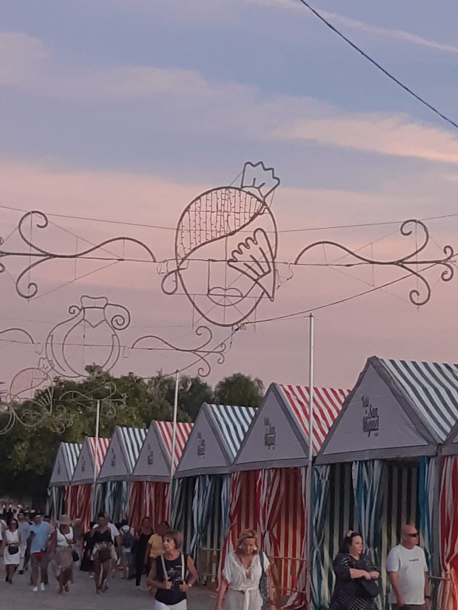 ¿<a href="/Cruzcampo/">Cruzcampo #ConMuchoAcento</a> nos traerás la cerveza  bien fresquita a la <a href="/VelaSanMiguel_/">Velá de San Miguel</a> , no? ¡Que dicen que va a hacer mucha calor este año, miarma! 
#SevillaHoy #VeláSanMiguel19