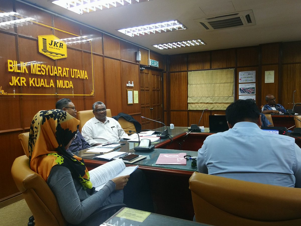 SNadiahMR tweet media