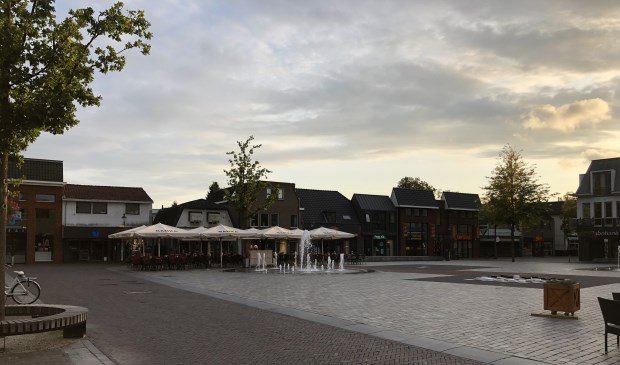 Ondernemersfonds op komst in Nunspeet NUNSPEET De komst van een ondernemersfonds in Nunspeet mag rekenen op een brede steun binnen de gemeenteraad. Dat werd duidelijk tijdens de commissie Ruimte waarin het programma... twib.in/l/MxgdB85MrgkM