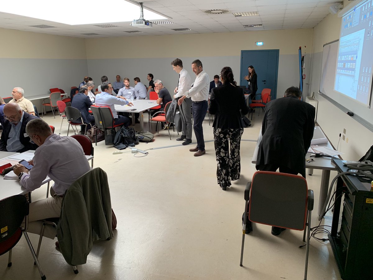 FAdrodegari's tweet photo. Si parte con il #focusgroup di @AsapSMF sui temi della #digitalservitization con le tante aziende della community #DesignThinking @Rapaccini https://t.co/IeVtZvlvsw