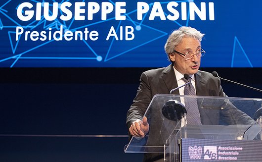 AIB: il Consiglio Generale ha chiesto all’unanimità al Presidente Giuseppe Pasini di verificare le condizioni per una possibile candidatura alla prossima Presidenza di <a href="/Confindustria/">Confindustria</a>. Tutte le informazioni nella nostra news >> bit.ly/2l64gmn #brescia
