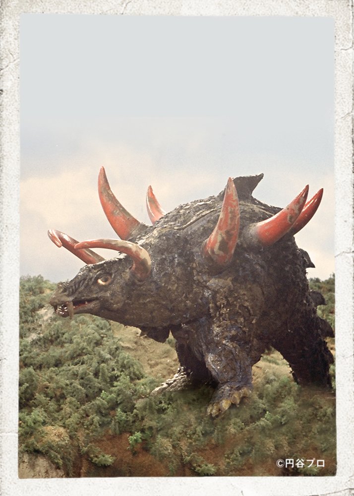 円谷プロ大怪獣カード】 05 磁力怪獣 マグネドン 【あそび方