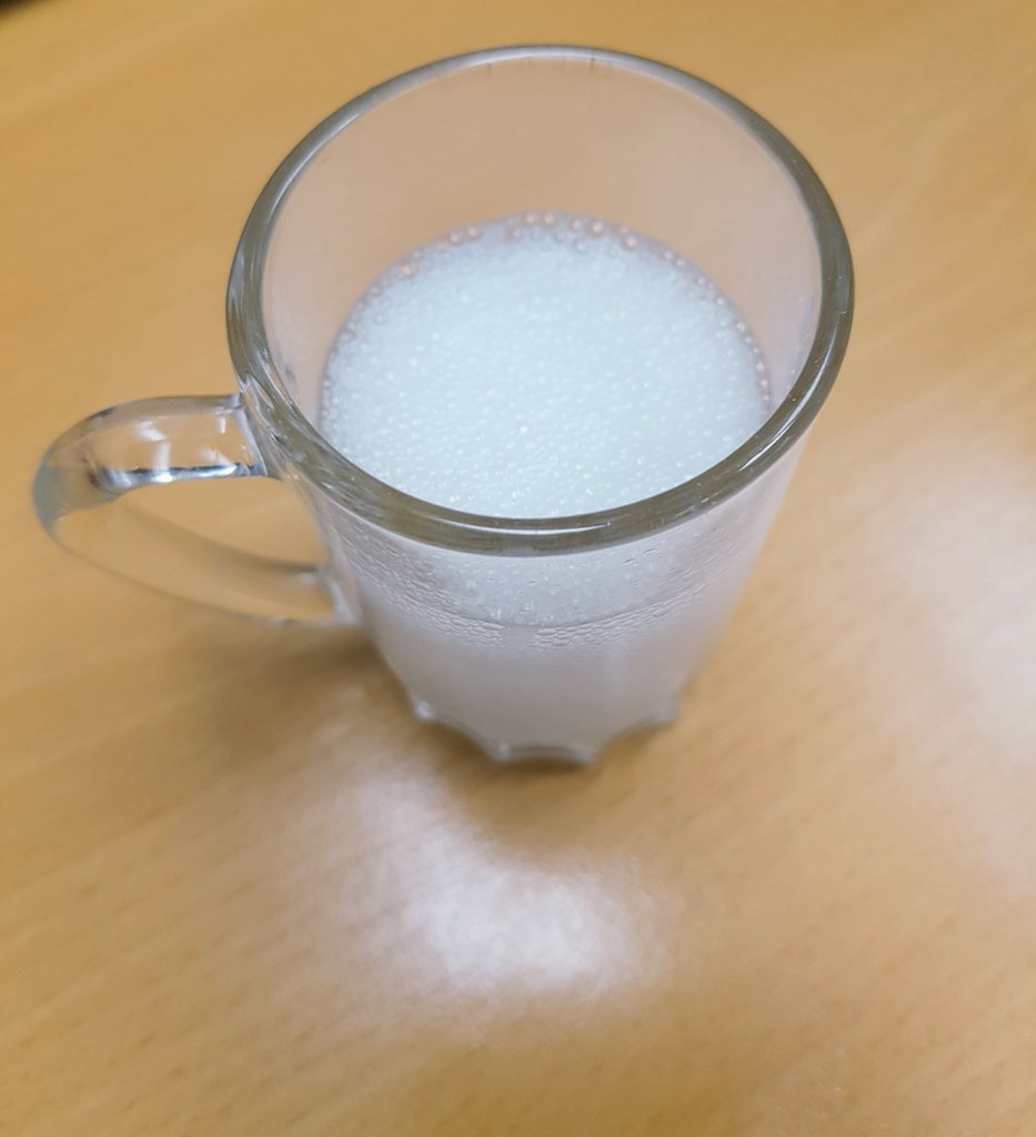 UrbanXpat's tweet image. Sar dard hone par twitter par aajaya karo
Kyun ki zaher hi zaher ko maarta hai 😀
#Migrane