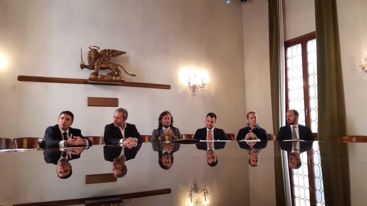 PortOfVenice's tweet photo. #UniversalDesignWeek, quando si dice #Accessibilità a 360°! Oggi siamo a Cà Farsetti X promuovere il nuovo progetto del velista #AndreaStella: l' AdSP per il III anno sostiene #SpiritodiStella nel segno dell'amicizia&amp;della condivisione di valori universali https://t.co/CL4Ig6yKfI https://t.co/EAbsZ2ifSr