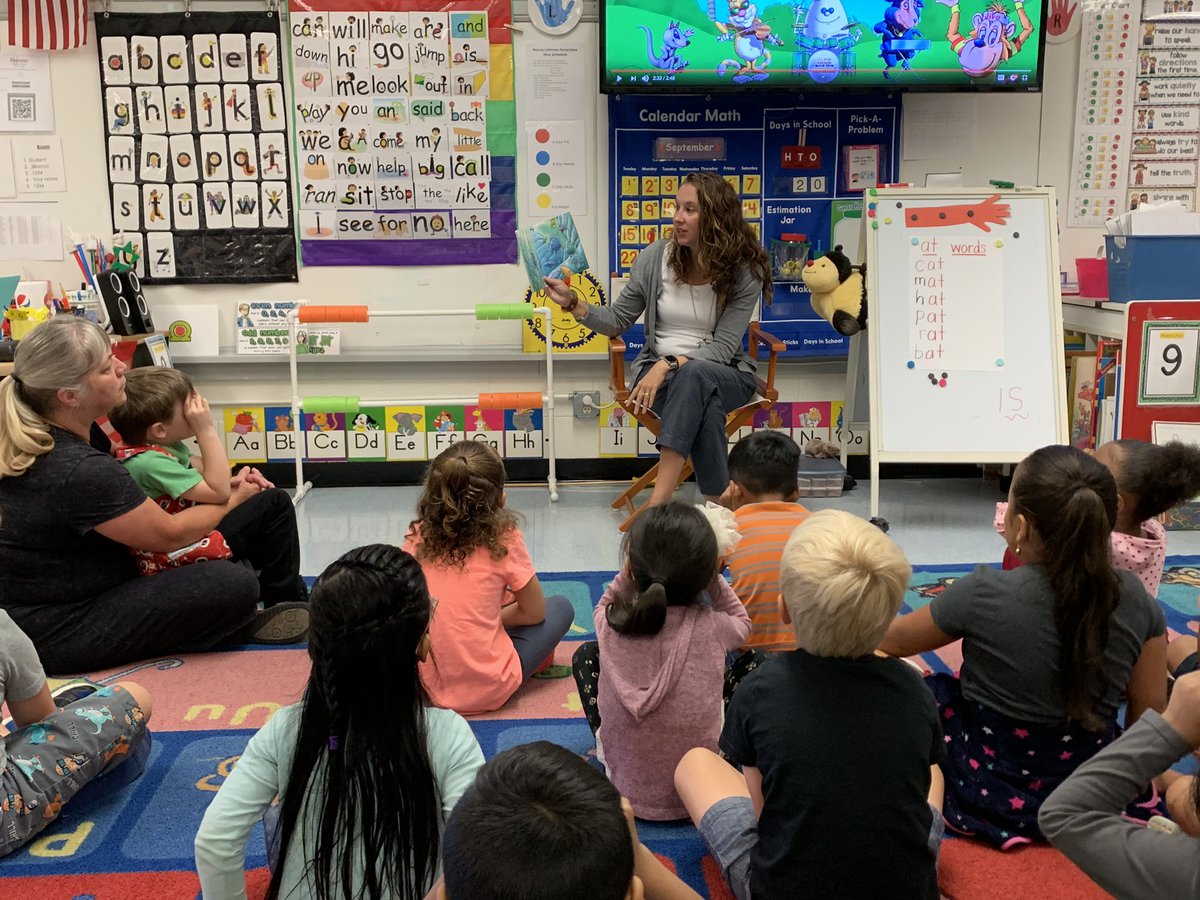 fhes_huskies's tweet photo. Mrs. Rocco had a special reader this morning! Thank you Mrs. Daye! #bcpsbekind #IgnitelearningBCPS https://t.co/S7zVElnXlo