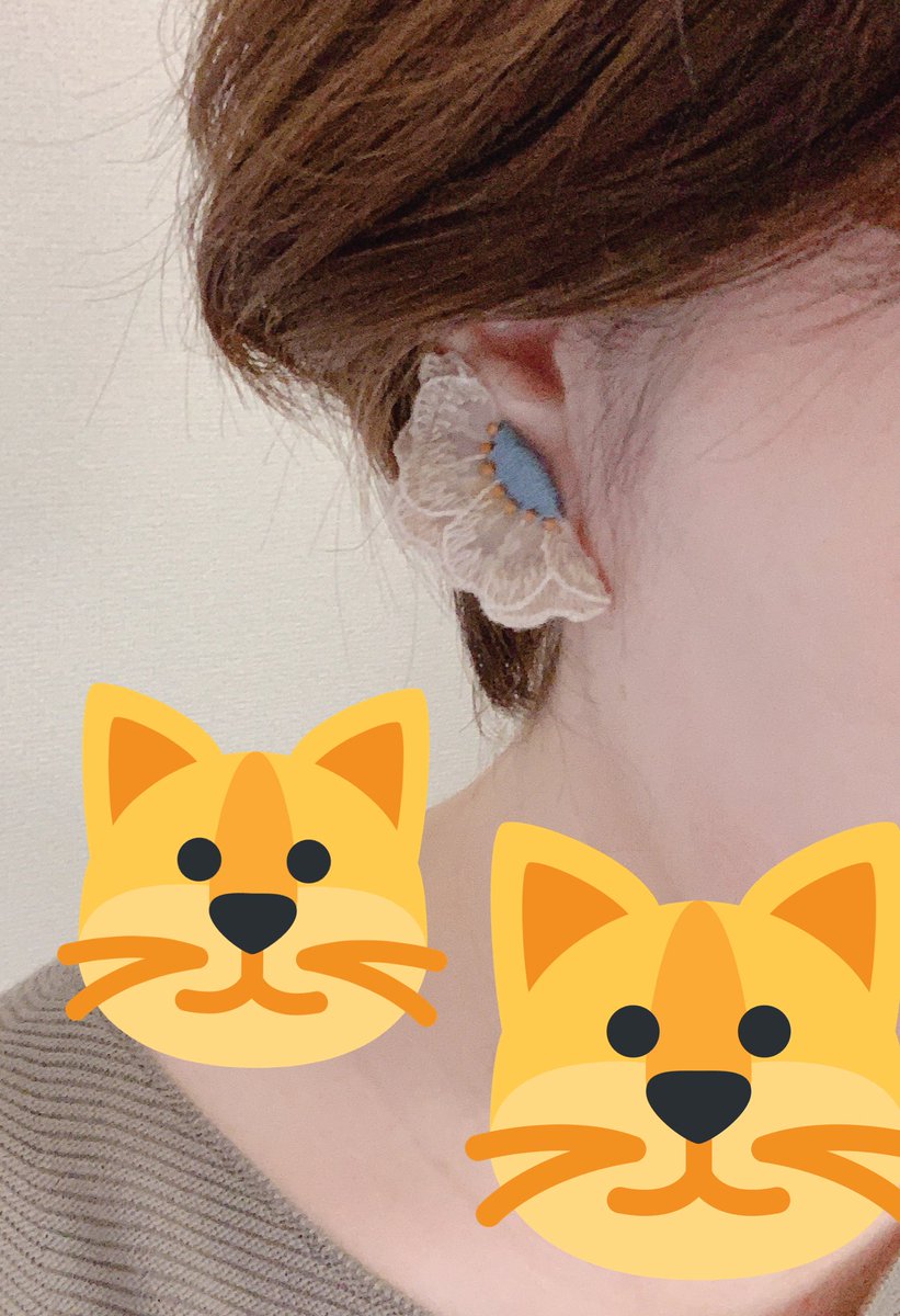 「髪がガサガサで申し訳ないがかわいいイヤリング買ったから見てほしい 」|六多いくみ（ろった）のイラスト