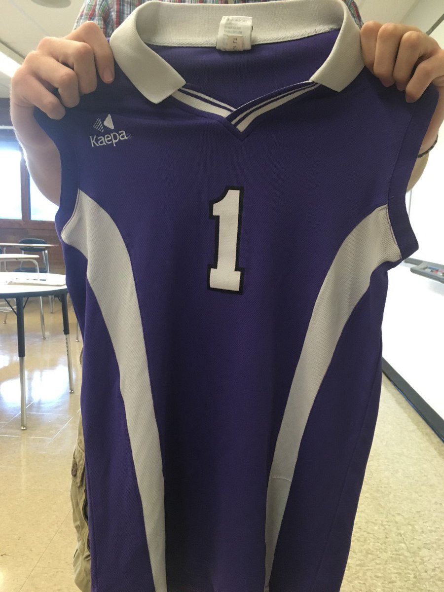 MotzkoMath's tweet photo. @CloquetCrazies Stop by my room to sign out one of these sweet jerseys today! #retrovibes #style https://t.co/SrXgaSL8Km