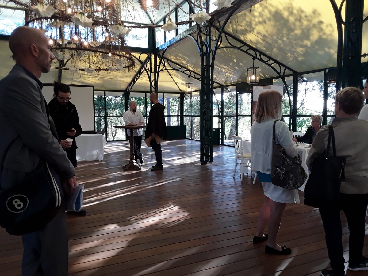 SeverineDupouy's tweet photo. Pole-emploi #Draguignan s'est mobilisé pour la matinée de recrutement organisée par et au @Chateau_Berne ce matin. Environ 2⃣0⃣ demandeurs d'emploi ont pu découvrir le groupe et échanger avec les managers présents pour de futurs collaborations 🤝 https://t.co/Ew9HNQbbty