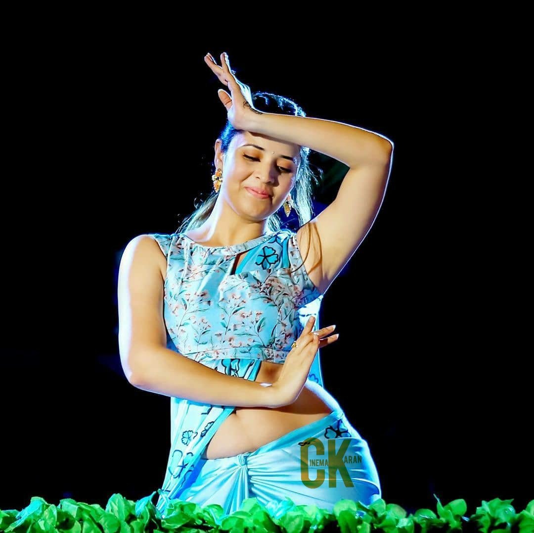 EFO1ZW9U4AMXoUG?format=jpg&name=medium