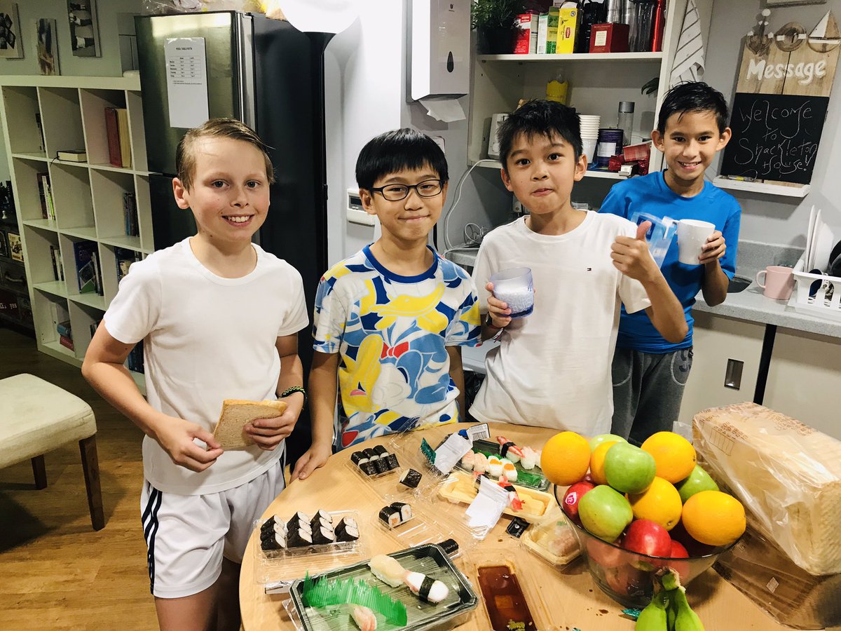 HHKSShackleton's tweet photo. Impromptu, but fiercely contested, 3-3 game of indoor hockey with the #boysofshackleton tonight rounded off by sushi treats! @HeadHarrowHK @HeadHarrowHK #boysofresilience https://t.co/o37S2nUde0
