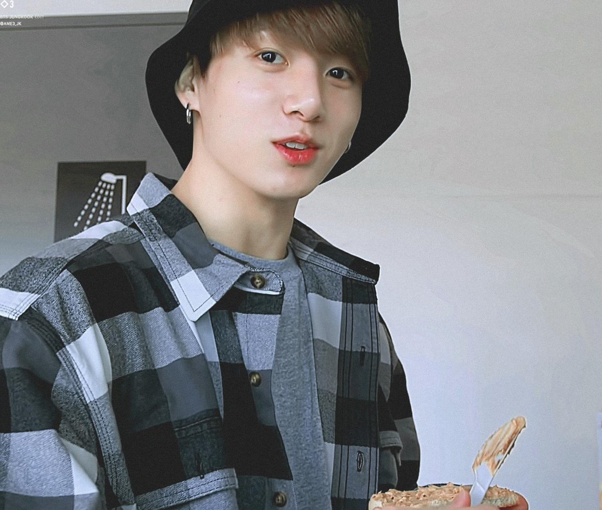 ame3_jk's tweet photo. #정국 #JUNGKOOK  #BTS @BTS_twt
🍞💜 https://t.co/5mdt3se7Yk