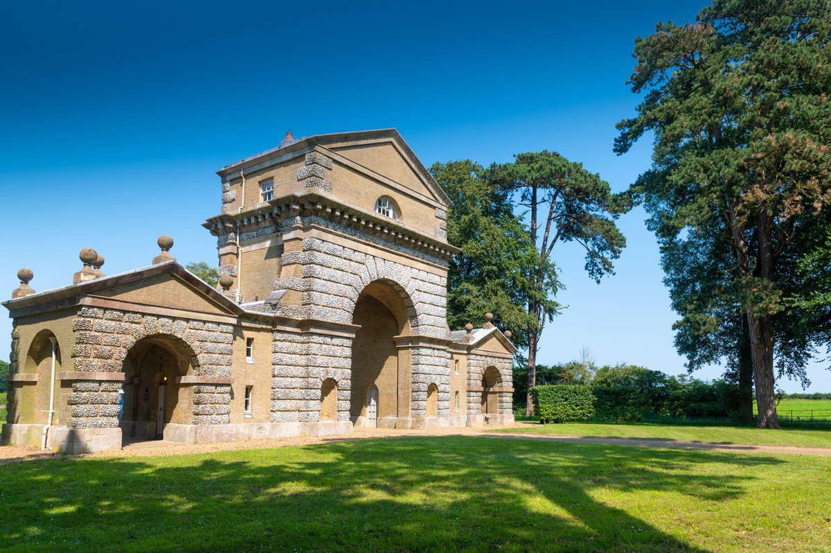 Great to see @Holkham's newly renovated and uber romantic Triumphal Arch in today's EDP's round up of 'Seven quirky places to stay in north Norfolk' bit.ly/2lmNuzc. Want to stay? Available <a href="/saltnorfolk/">Salt Norfolk</a> Bliss!!  #retreat #northnorfolk #luxury #quirky <a href="/vstnorthnorfolk/">Visit North Norfolk</a>