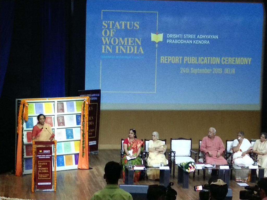 advvedasamhita's tweet photo. Smt Niramala Sitaraman ji, Finance Minister, Parampujya Sar Sanghchalak Dr Mohan Bhagawat ji at the inauguration of the national level study of Status of Women in India
@nsitharaman @DrMohanBhagwat #BharateeyaStreeShakti
#Drusti
#StatusOfWomeninIndia https://t.co/IFrdrgaoS3