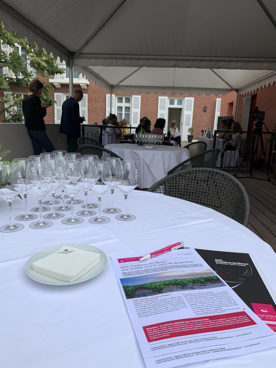 🍷 L’AOC <a href="/Costieres2Nimes/">Costières de Nîmes</a> fait sa rentrée ! La <a href="/Maison_Albar/">Maison Albar Hotels</a> L’Imperator accueille l’appellation pour sa conférence de presse annuelle. Parmi les annonces importantes, un beau millésime 2019 à venir et une 10e édition de Nîmes Toquée d’une envergure nouvelle #relationspresse #vin