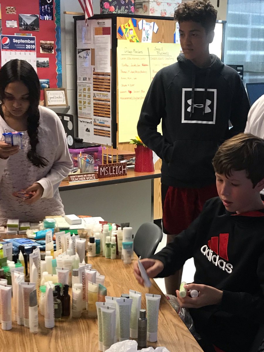 Marketing students at <a href="/BroadRunHS/">Broad Run HS</a> set a goal to collect &amp; pack 500 toiletries &amp; snacks for soldiers deploying from Andrews Air Force Base next month. In total, the <a href="/BRHS_DECA/">BROAD RUN DECA</a> chapter donated 651 items - mission accomplished! #LCPSCTE #LCPS20 #CivicEngagement #OperationHomefront