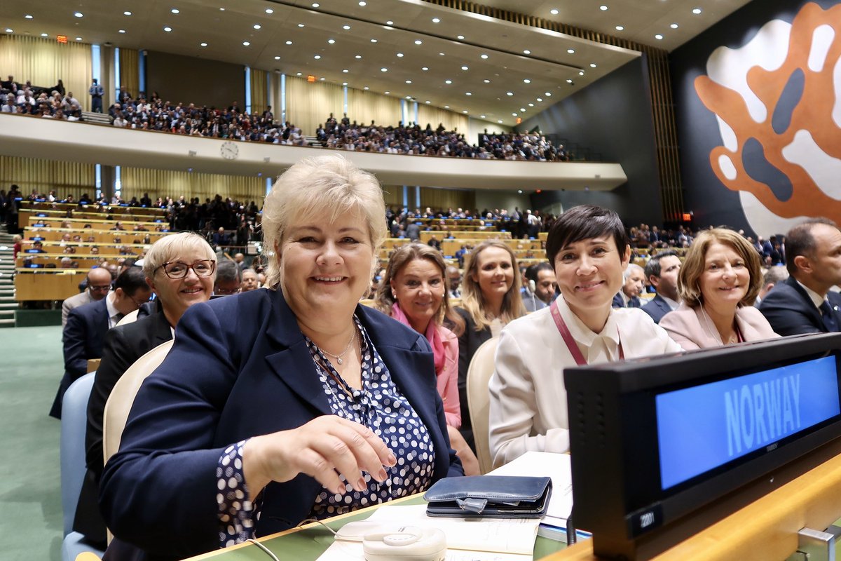 NorwayUN's tweet photo. Historic first in #UNGA! All female bench from Norway at the opening of the General Debate. 

Prime Minister @Erna_Solberg
Foreign Minister Ine #EriksenSoreide
Ambassador @mona_juul
Parliamentarians @livsigne, Ingjerd Schou and  @Lindacath 

💪 for our #CommonFuture https://t.co/wPT9Pwm4YB