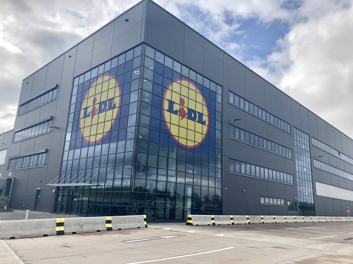 Great briefing this morning from Lidl Buying Scotland at their annual Supplier Open Day. Treated to a preview of their very impressive £70m new RDC in Motherwell (the biggest in the UK...for now!) Big on Scottish. Big on Opportunities. <a href="/LidlGB/">@LidlGB</a> @scotfooddrink