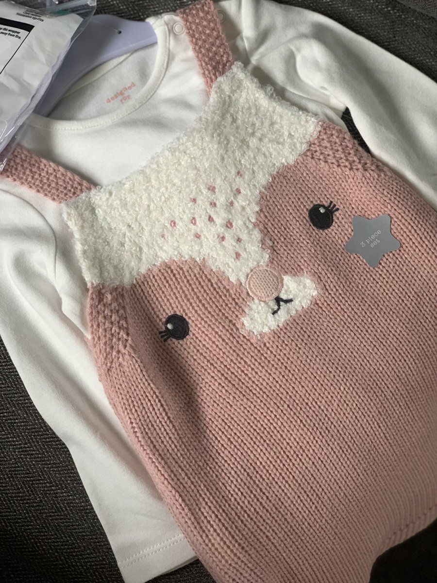 Pullinzoe's tweet photo. @Tesco. What animal is on this dress from Tesco’s? 😂 https://t.co/h211n83pHC