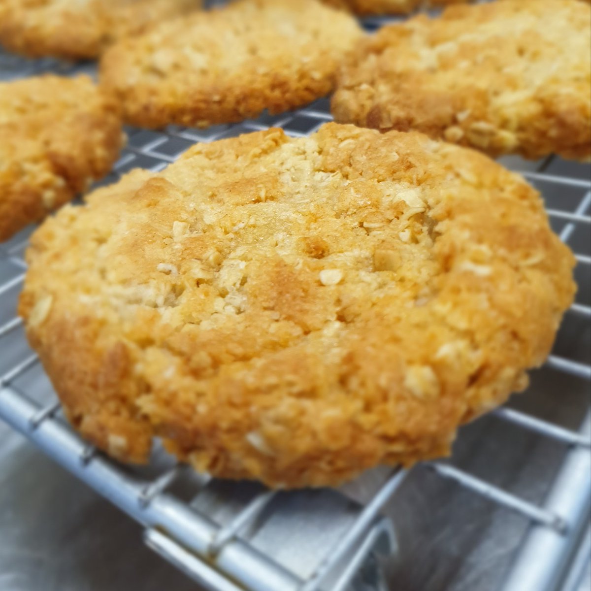 FourteenLocks's tweet photo. Awesome smells in the cafe this morning! But not as good as they taste! #homemade #oatcrunchie #biscuits https://t.co/txYnMRohgN