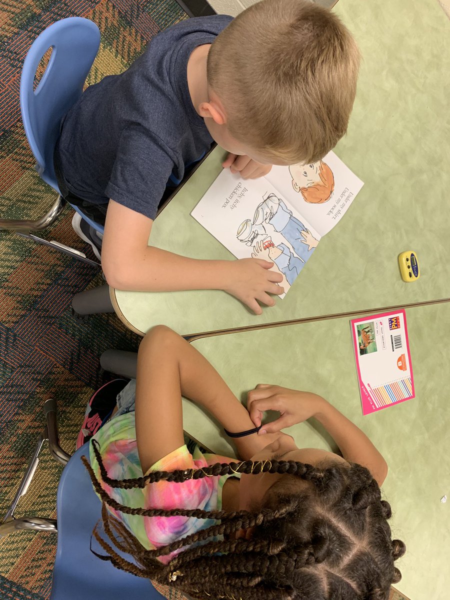 BWPrincipalHCSD's tweet photo. Mr. Graver’s 5th grade students practicing reading skills with their kindergarten buddies in Ms. Spurlock’s class @Brookwood_HCSD ! Way to BE Brookwood Bluejays. https://t.co/mYz07X2tmr