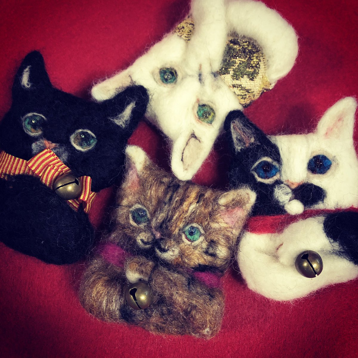 MannenrouF's tweet photo. おしゃまさん達
京都squirrel さんのアニバーサリーイベントにお呼ばれしたニャ
10月が楽しみニャー
#mannenrou #felt#feltdolls #cats #cat#brooch #京都squirrel #羊毛#羊毛フェルト#フェルト#猫#ブローチ#絵本の世界#handmade #一点モノ https://t.co/JXoqAATJPP