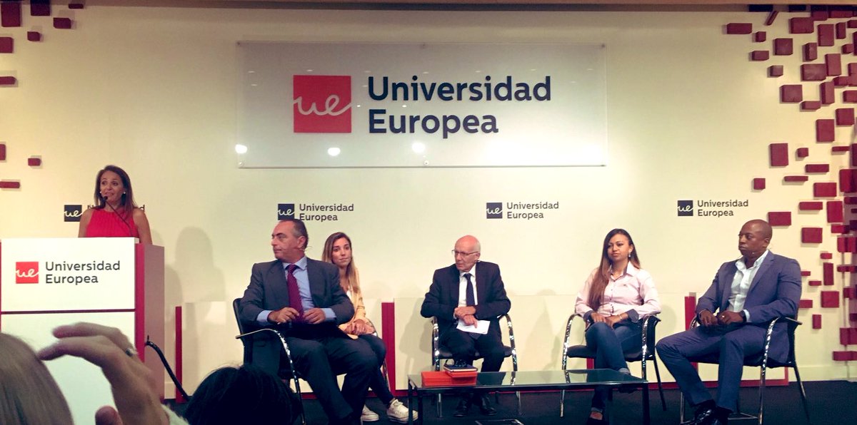 MartaMuizFerrer's tweet photo. Hoy recibimos al Embajador de Canadá @UEuropea. Un lujo para nuestros alumnos de Relaciones Internacionales debatir problemáticas de política exterior y compartir los valores de la sociedad canadiense. Gracias @MLevinCdaSpain por su generosidad y cercanía. @europeamedia https://t.co/yM9KLktgtn